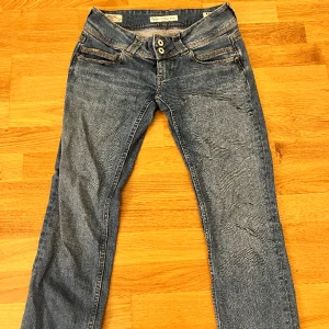 Pepe jeans - Hej jag säljer mina fina pepe jeans, säljer för att dom inte kommer till användning. Nästan helt oanvända. Nypris 1000, så säljer för 699, pris kan diskuteras!