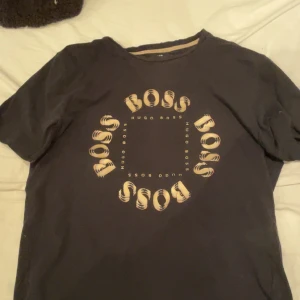 Hugo boss t shirt - Hugo boss t shirt, skick 6,5/10