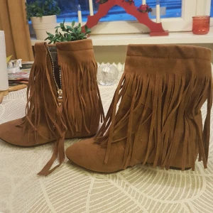 Snygga boots - Stl 40 Bara provat dom.