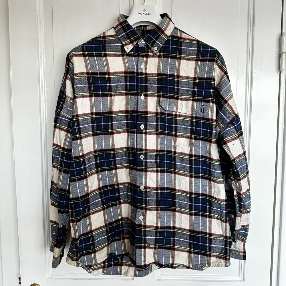 Palace Lumber Yak Shirt Size L, tts 8/10, behövs tvättas  Pris 1000kr. Skjortor.