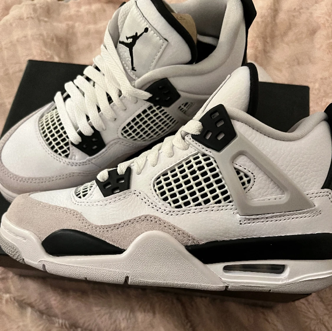 AIR JORDAN 4 MILITARY BLACK - 90