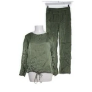 Zara set  - Jätte snyggt sett från zara i olivgrönt, perfekt till sommaren 