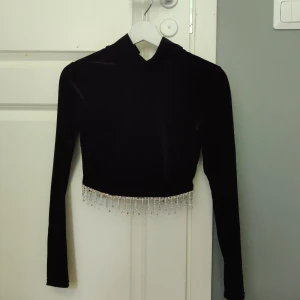 Tröja - En helt oanvänd tröja aldrig använd köpte denna tröja för 129kr