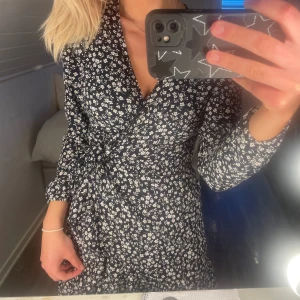 Sommarklänning  - Fin sommarklänning🤍 (Nypris 400)