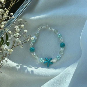 Handgjort armband 🤍 - .