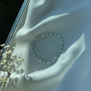 Handgjort armband  - 🤍