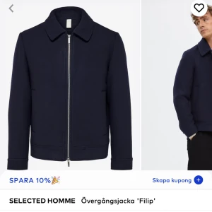 Jacka - Selected Homme  - Mörkblå jacka från Selected Homme i storlek M. Aldrig använd (prislapp kvar). Normal i storleken ☺️