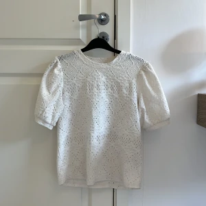 Jätte fin blus - Säljer nu min jätte fina blus från object då den inte kommer till användning längre💗Köptes i höstas💕De är bara att höra av sig om man har några frågor eller funderingar🩷