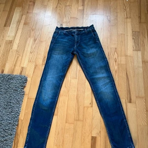 Herr jeans från lindbergh - Lindbergh jeans storlek W30 L34 herr