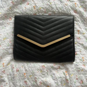 Clutch väska - Så fin väska 