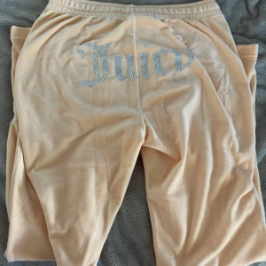 🧡 - nyskick, aldrig använda! Storlek M men små i storleken så passar S också🧡