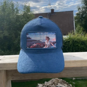 Velvet keps - Velvet keps från revenite, Perfekt inför sommaren. Inte använd mycket.