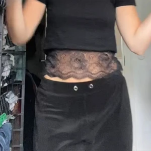 Spetslinne - Säljer nu mitt fina spets linne! Sparsamt använd. Sista bilden är lånad