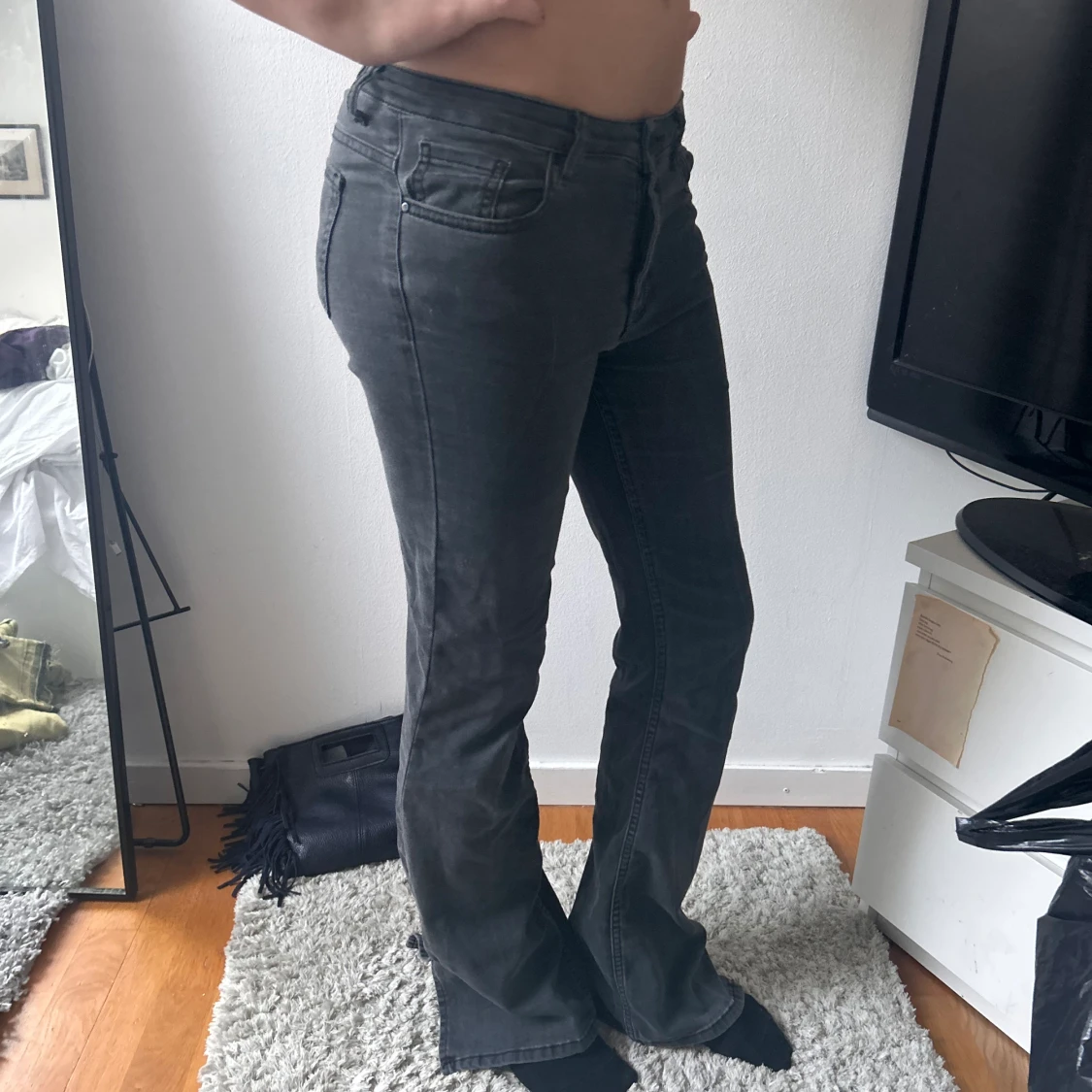 gråa lågmidjade jeans  - 91
