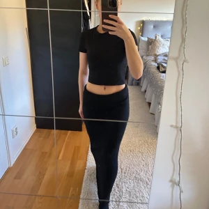 Stickad lång kjol💕 - Säljer min fina stickade långkjol från ASOS då jag har en liknande💕skriv för fler bilder