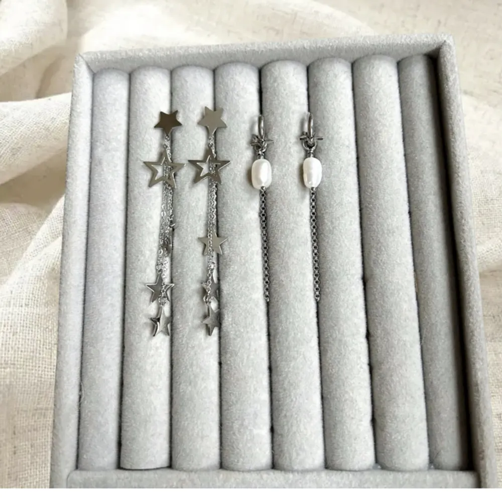 Säljer mina silver örhängen då dom inte kommer till användning. Aldrig använda, så dom är helt i ny skick💞 Ny pris 199kr💞. Accessoarer.