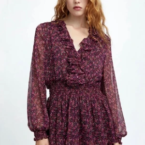 Zaraklänning - Lila zaraklänning i nyskick💜