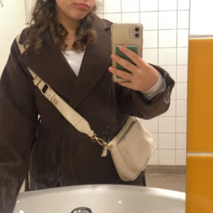 Kappa - Brun kappa knappt använd! 