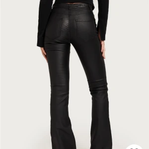 Läderbyxor  - Köpta nyligen för 499 på Nelly, aldrig använda och slutsålda nu❣️❣️❣️