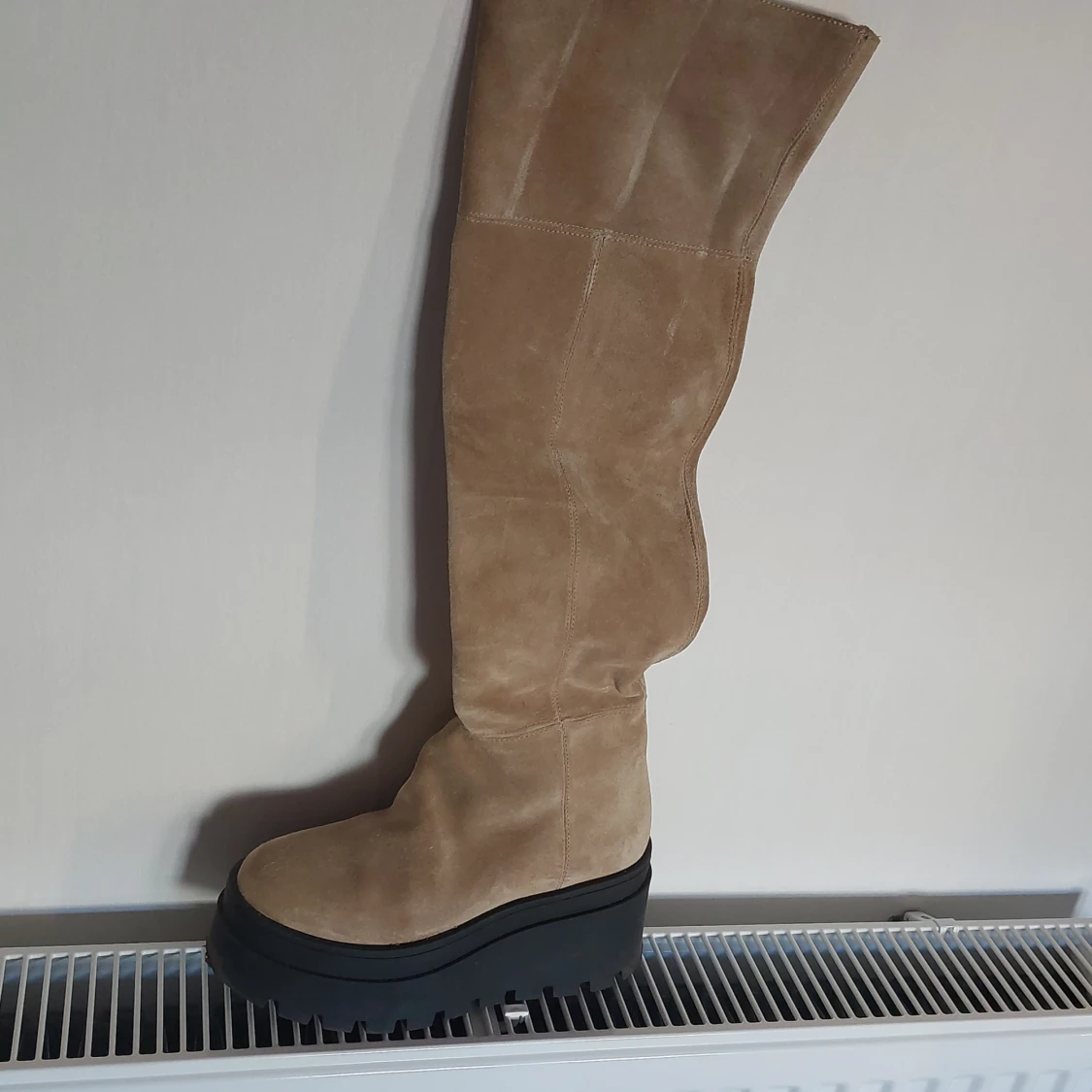 Höga och knälånga mockaskor från free people  - 90