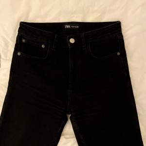 Superfina 90-talsinspirerade jeans. Storlek 38/M. Priset kan diskuteras!