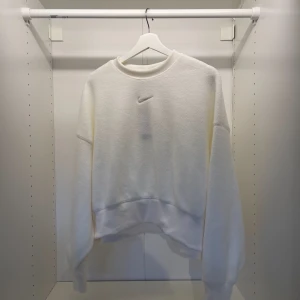 Teddy tröja Nike - Fin Teddy tröja från Nike. Ej använd 