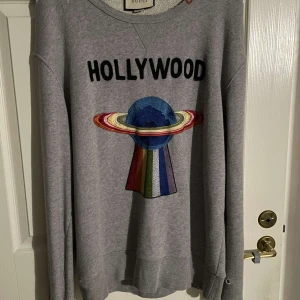 Gucci tröja  - Fin Gucci tröja bra skick passa L/XL Kom gärna med bud.