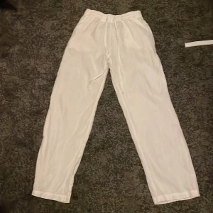 Linnebyxor Amare - Linnebyxor från Amare i bra skick