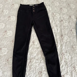 Jeans byxor  - Strl 34 Higwaist skinny