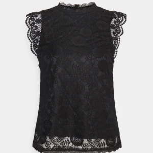 Only blus - hej! Säljer nu min Only blus Köpte den för att ha på ett speciellt tillfälle, men använde den tyvärr inte så den är helt oanvänd, nypris för varan är 329, jag säljer för 200❤️ Går att få bilder med den på, skriv innan ni köper❤️