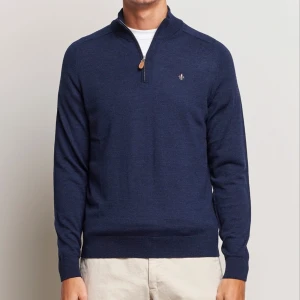 Morris halv zip - Säljer nu min Morris halv zip! Näst intill ny skick, säljs för den är för lite  Ny pris 1799kr