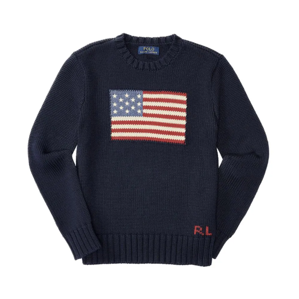 Jätte fin polo Ralph lauren crew neck flag tröja! Köpt på Nk i Stockholm för 2000kr ungefär 2 månader sen, den var fel storlek därför säljer jag. Str 14-16 år. Skicka gärna prisförslag 💕. Tröjor & Koftor.