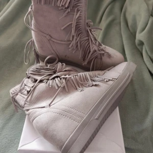 Casadei liknande/skor med fransar - Fint skick