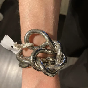 Edblad Armband/Halsband - Multifunktionellt smycke i stål. Fungerar både som armband och halsband