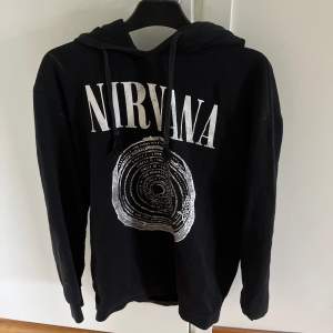Svart nirvana hoodie, inga defekter