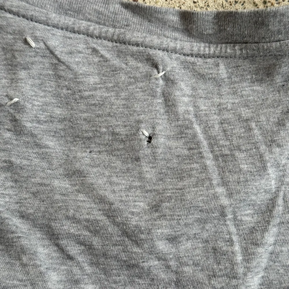 skitfet tröja från mm FW11🤞storlek 48 vilket motsvarar M/L🤞inga flaws utöver litet hål vid tagen där bak🤞 kom pm för mått och bilder🫡. T-shirts.