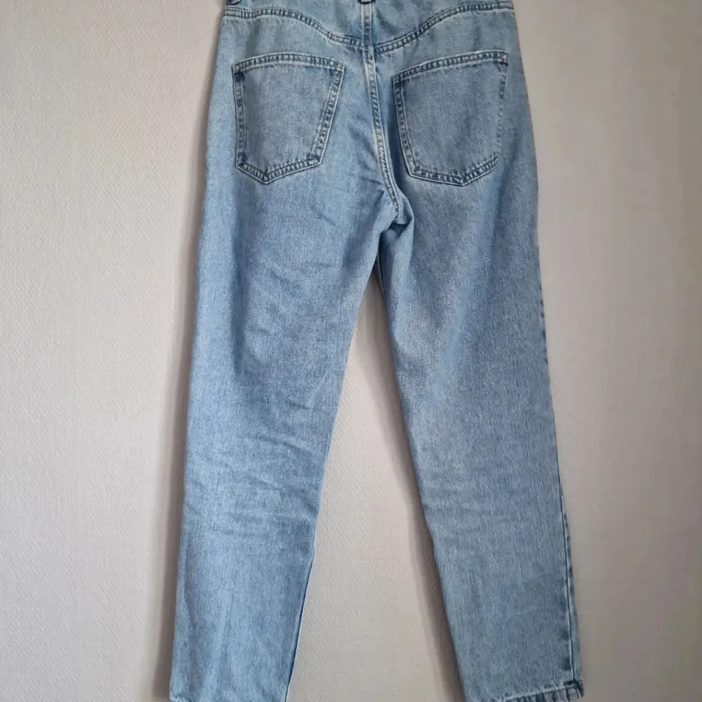 Högmidjade jeans från Sinsay, stl 36, utan anmärkningar  . Jeans & Byxor.