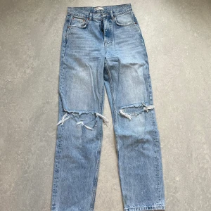 Håliga Jeans - Håliga jeans från Gina tricot. Strl 34. Knappt använda. 100kr