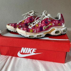 Nike air rn  - Ett par fina skor.Kostar 1800 begagnade och är svin rare