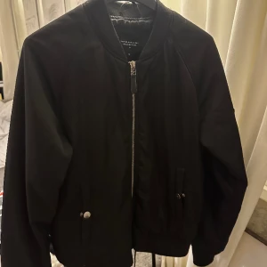 Bomberjacka  - I fint skick, sparsamt använd 