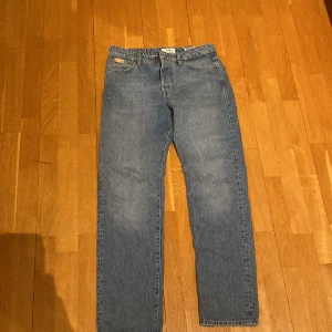 Jack & Jones jeans Loose fit - Bra skick, bara använda en gång (Pris kan diskuteras)