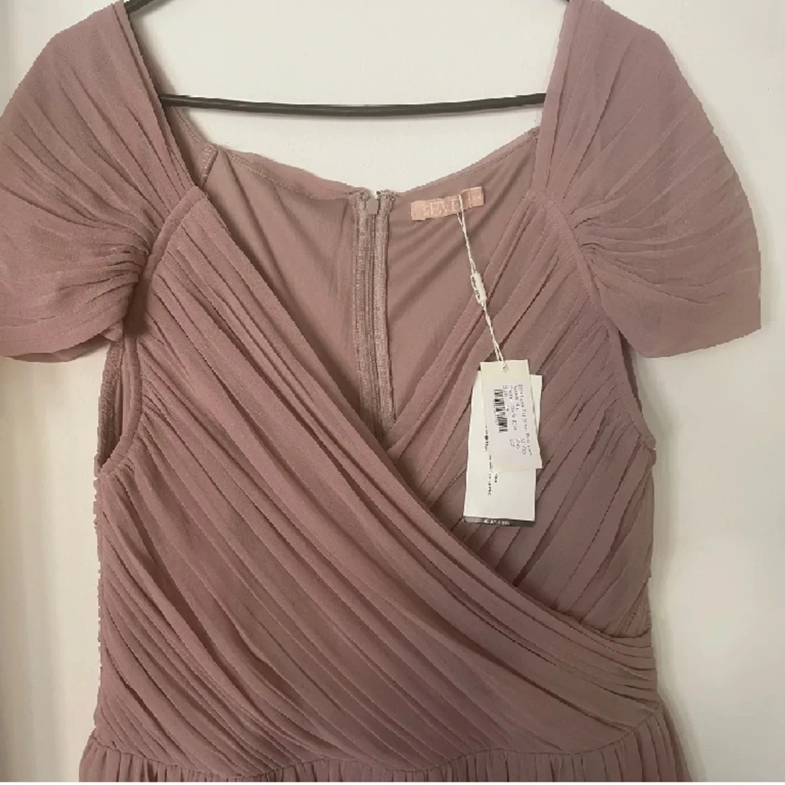 Oanvänd balklänning - 90