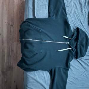 Fet valient zip hoodie, med väldigt bra skick