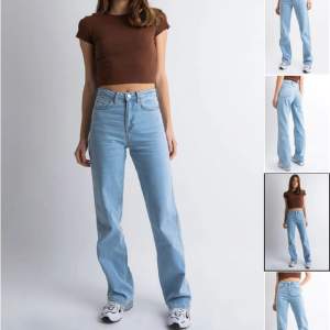 Helt oanvända jeans från Madlady i storlek 34. Är 162cm lång och längden är perfekt enligt mig. Kan ta egna bilder vid intresse🫶🏼🤓💗 Nypris 649