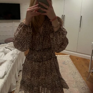 Leopard klänning  - Aldodg använd, slutsåld! 