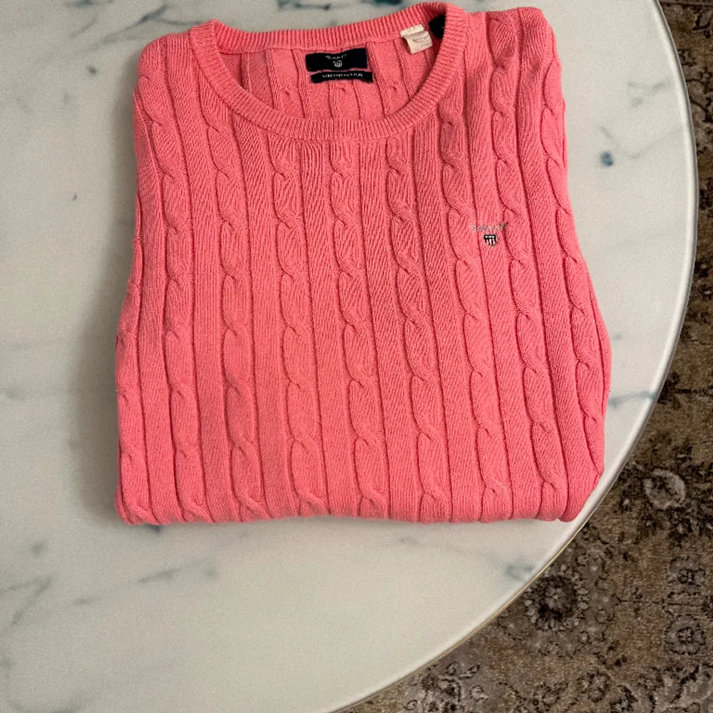  Riktigt finGANT tröja i rosa färg.  Fint skick.  200kr . Tröjor & Koftor.