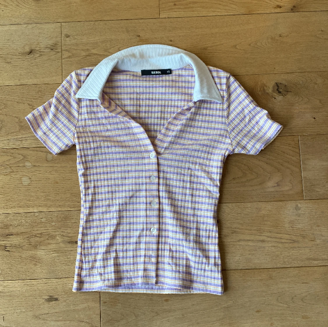 Söt tröja med krage