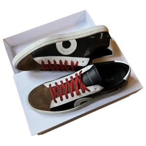 Oliver Cabell skor - Säljer dessa riktigt snygga skor från Oliver Cabell i stolek 43🙌 skicket är 10/10 då de endast är använda 1 gång.  OG Box och dustbag medföljer. Nypris: Kring 3700kr Mitt pris: 2199kr