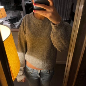 Stickad tröja - Stickad tröja i mjukt material! Helt ny! Storlek S, 100kr