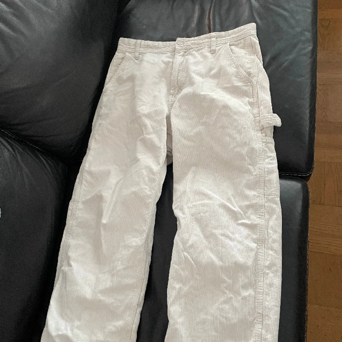 Vita manchesterbyxor från H&M  - 91